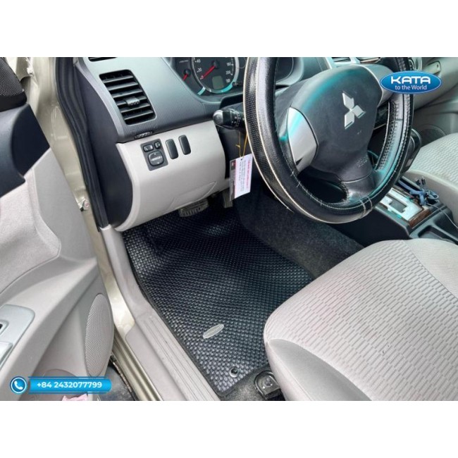 Thảm lót sàn ô tô Mitsubishi Pajero Sport Full option